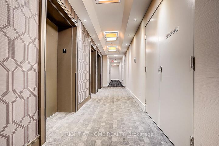 Property Photo:  9201 Yonge Street 205  ON L4C 1H9 