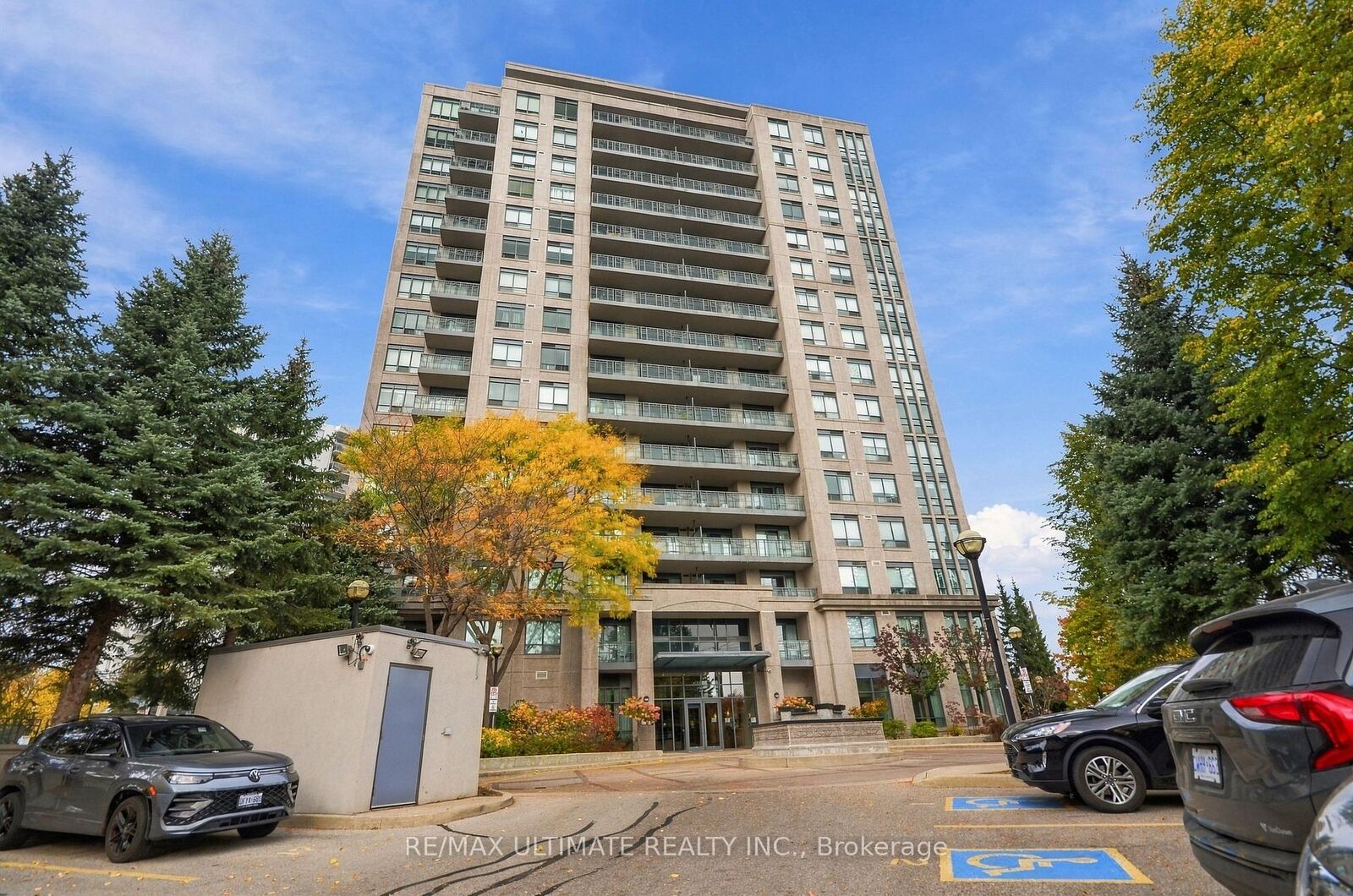 Property Photo: 38 Fontenay Court 501 ON M9A 5H5