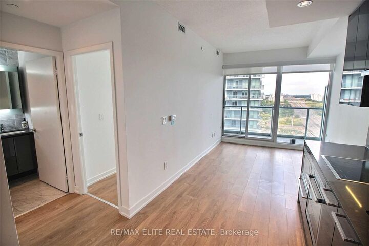 Property Photo:  115 McMahon Drive 3108  ON M2K 0E3 