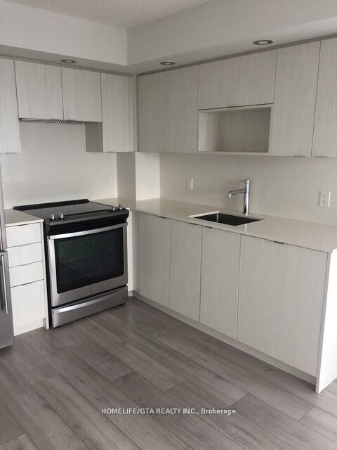 Property Photo:  225 Village Green Square 2202  ON M1S 0N4 