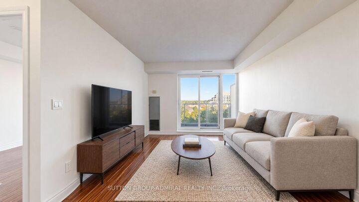 Property Photo: 7 North Park Road 806 ON L4J 0C9