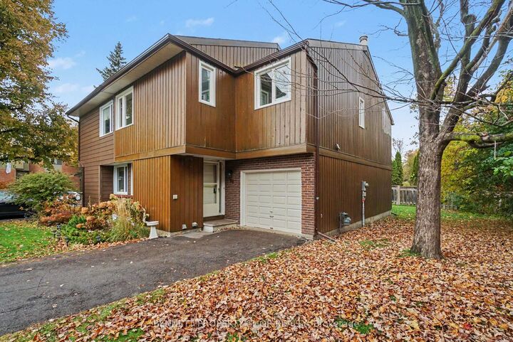 Property Photo:  57 Sandhurst Court  ON K1V 9W9 