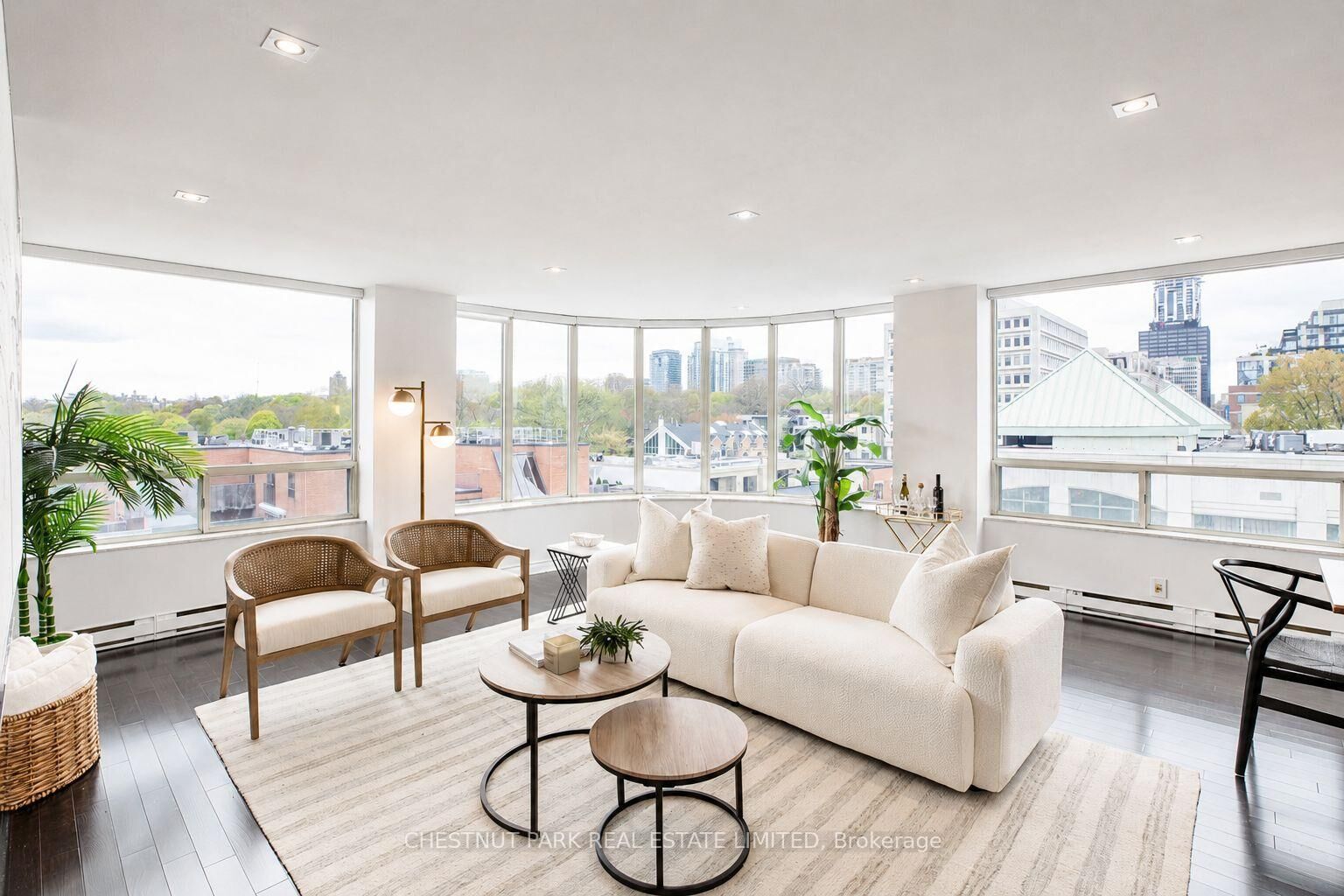 Property Photo: 1177 Yonge Street 702 ON M4T 2Y4