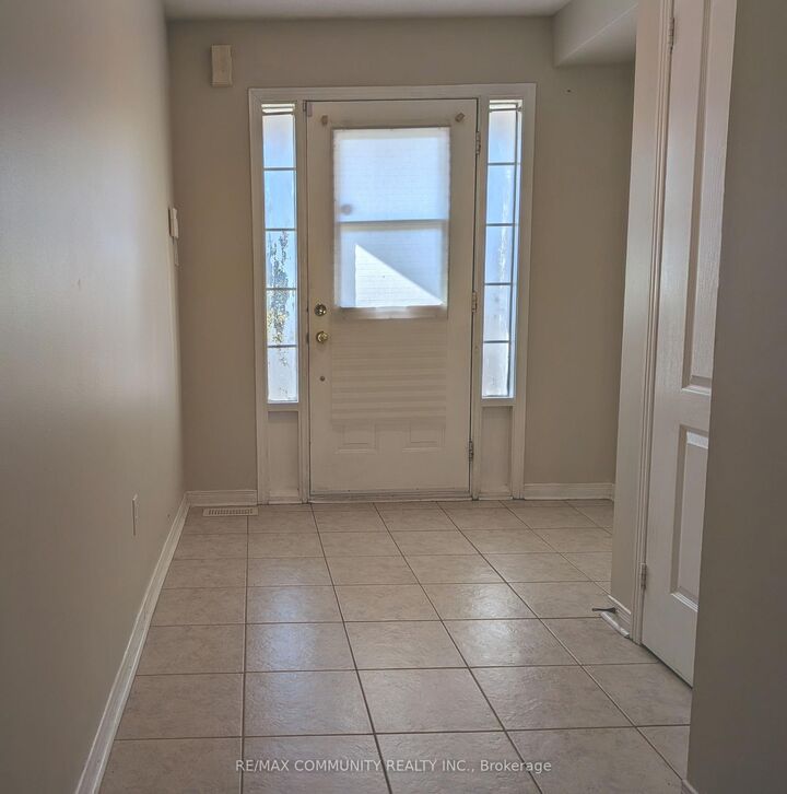 Property Photo: 6399 Spinnaker Circle 91 ON L5W 1Z5