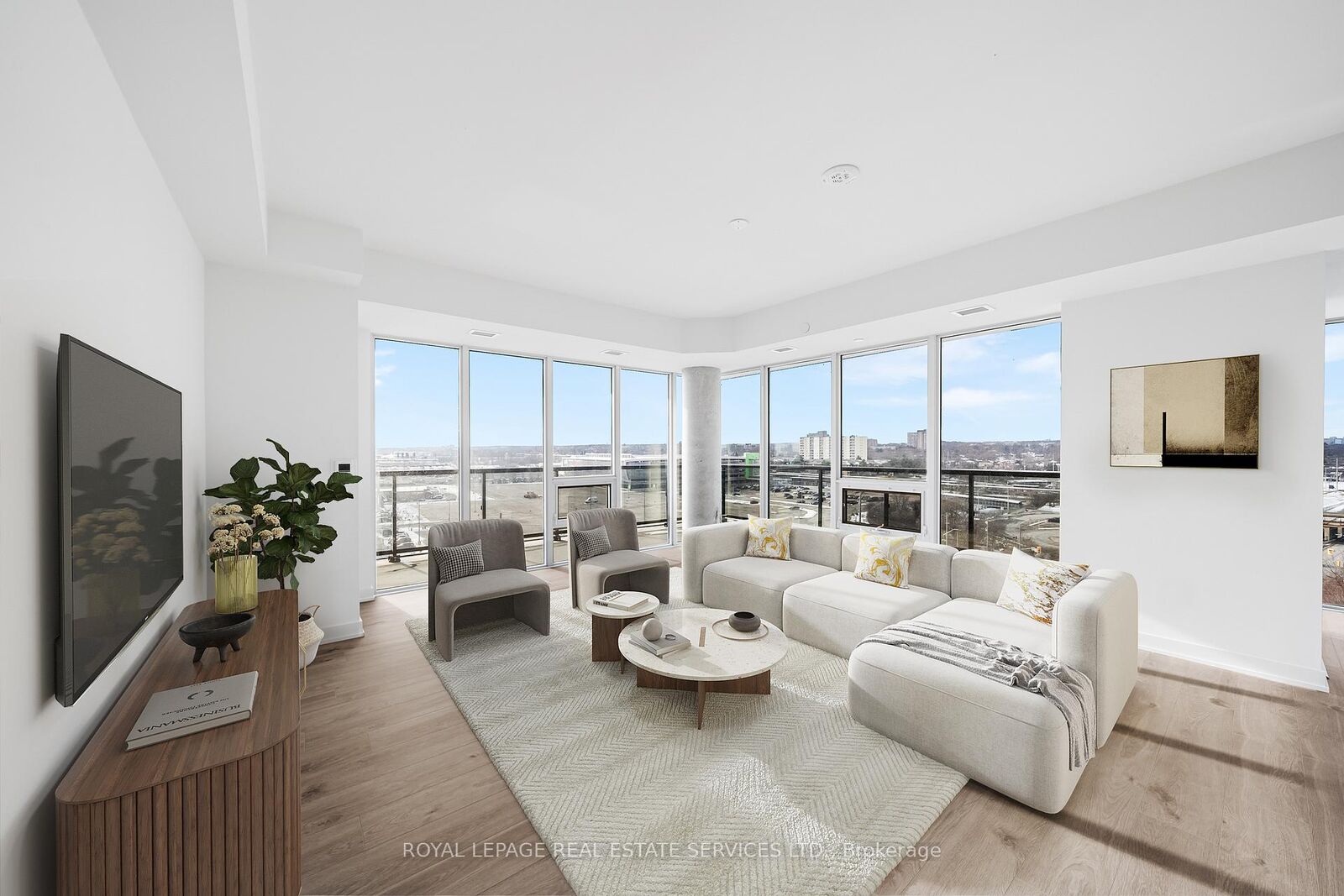 Property Photo:  1035 Southdown Road 1411  ON L5J 0A2 