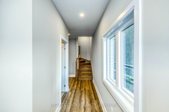 Property Photo:  292 Vine Street 20  ON L2M 0E1 