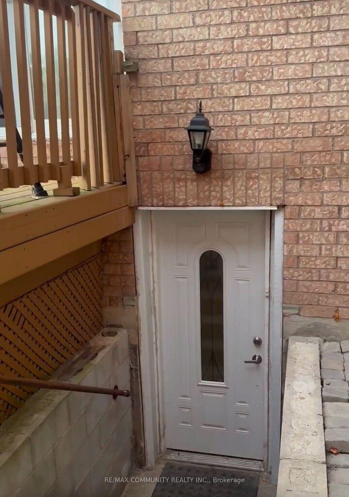 Property Photo:  77 Wandering Trail Bsmt  ON M1X 1K1 