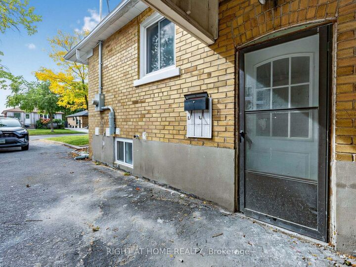 Property Photo:  75 Barrymore Road Basement  ON M1J 1W5 