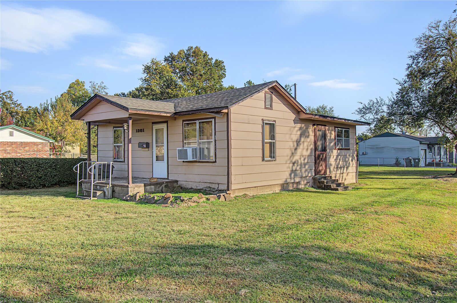 Property Photo:  1801 Augusta St  OK 74403 