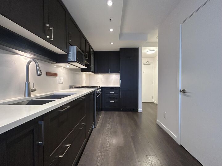 Property Photo: 5665 Boundary Road 2308 BC V5R 0E4