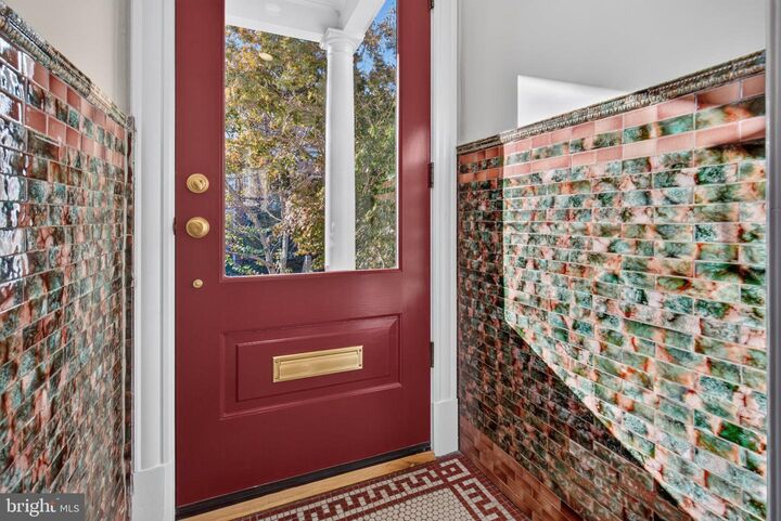 Property Photo:  409 11th Street NE  DC 20002 