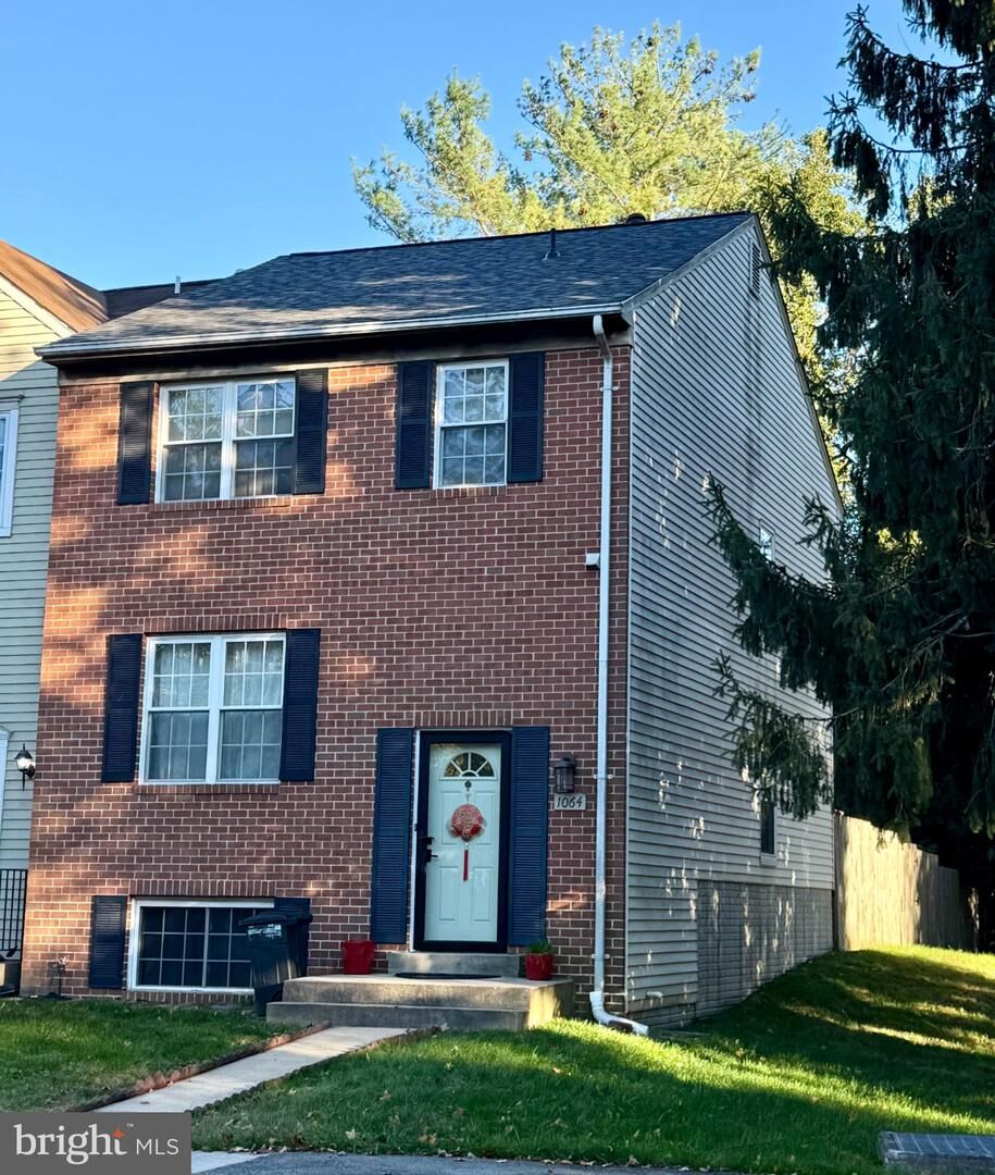 Property Photo:  1064 Copperstone  MD 20852 