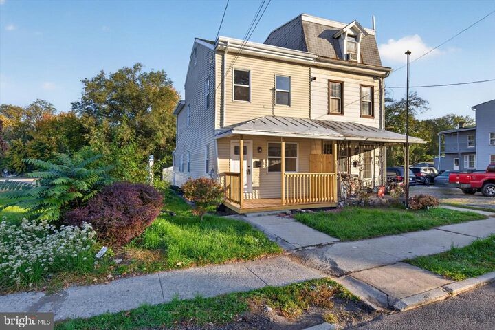 Property Photo:  551 E Cumberland Street  PA 17042 