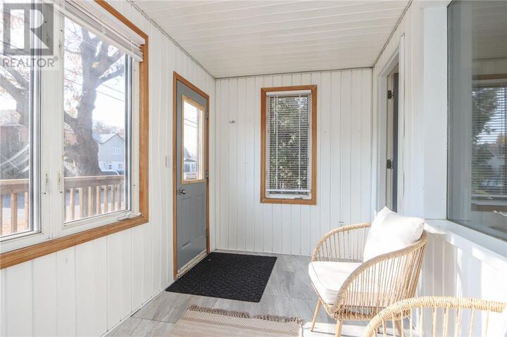 Property Photo:  418 Queen Street  ON P3B 2K6 