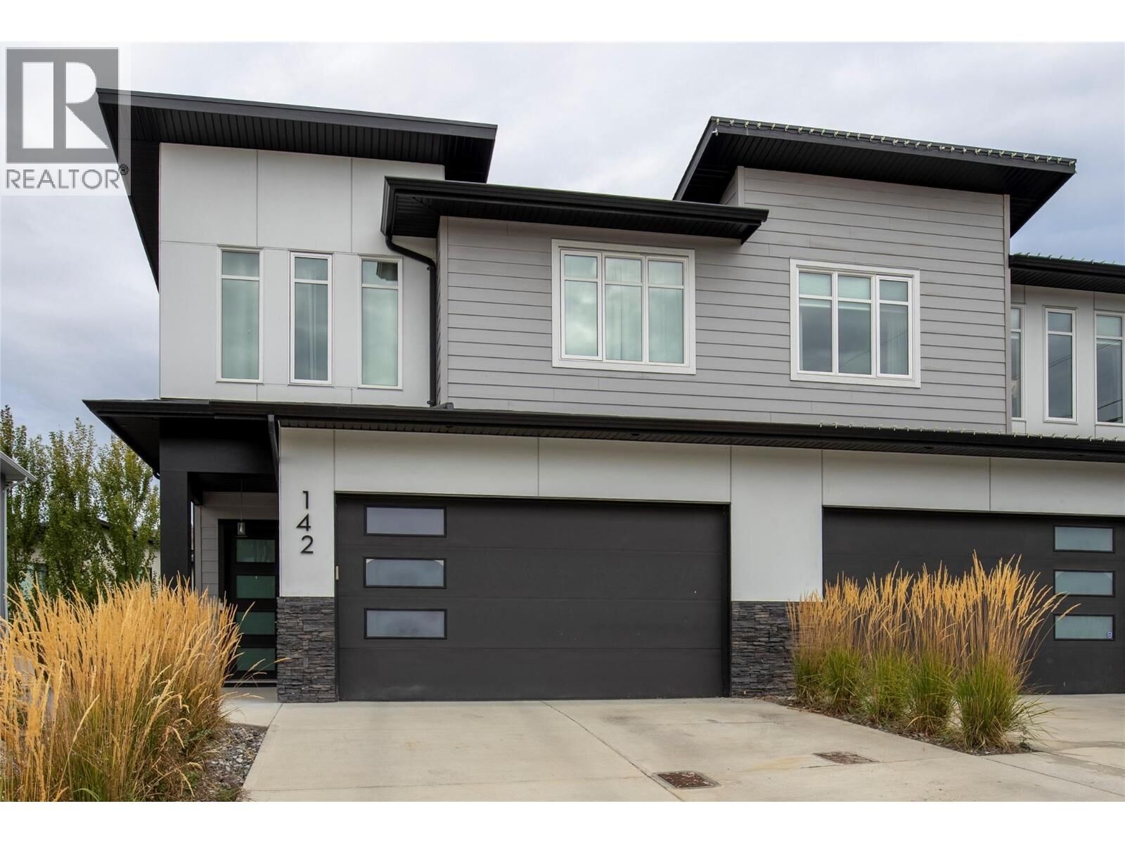 Property Photo:  142 Summerhill Place  BC V1V 1T6 
