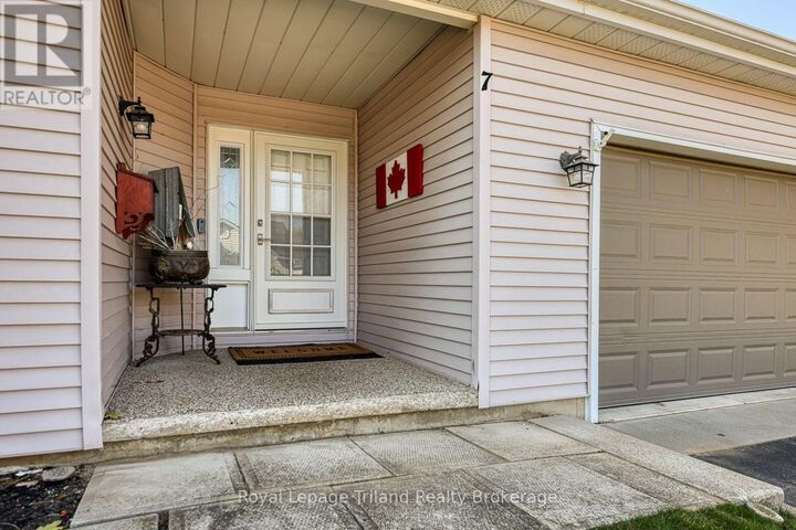 Property Photo: 7 Brasher Drive ON N4G 5T2