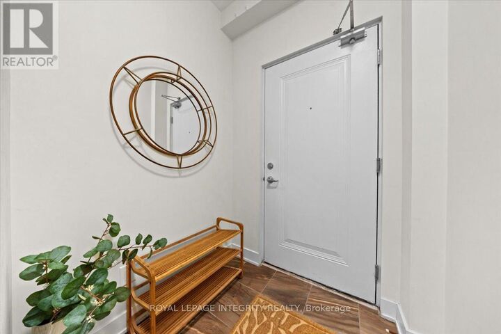 Property Photo: 78 Holmwood Avenue 9 ON K1S 2P1