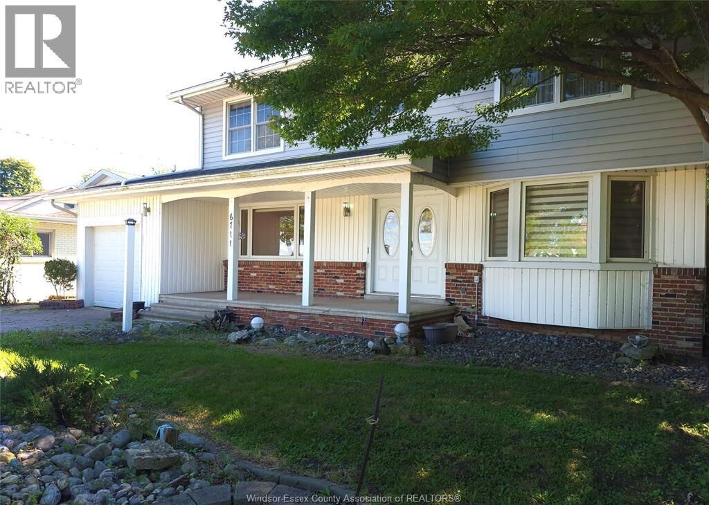 Property Photo:  6711 Riverside Drive East  ON N8S 1C1 