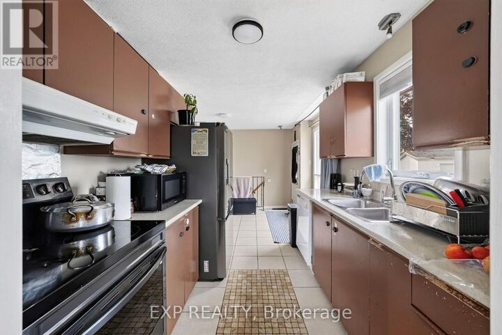 Property Photo:  327 Angela Crescent  ON K6H 7A1 