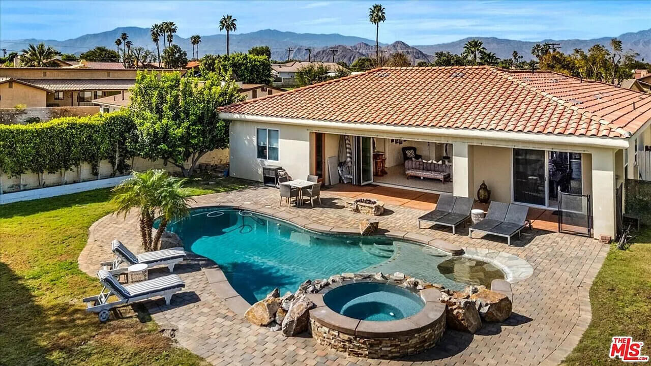 Property Photo: 41680 Jamaica Sands Drive CA 92203