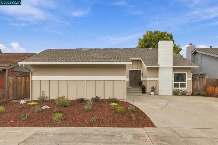 Property Photo:  140 Spinnaker St  CA 94404 