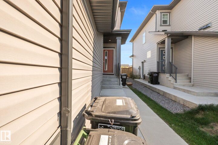Property Photo:  8825 Carson Way SW  AB T6W 5B8 