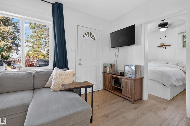 Property Photo: 5017 45 Avenue AB T0C 0V0