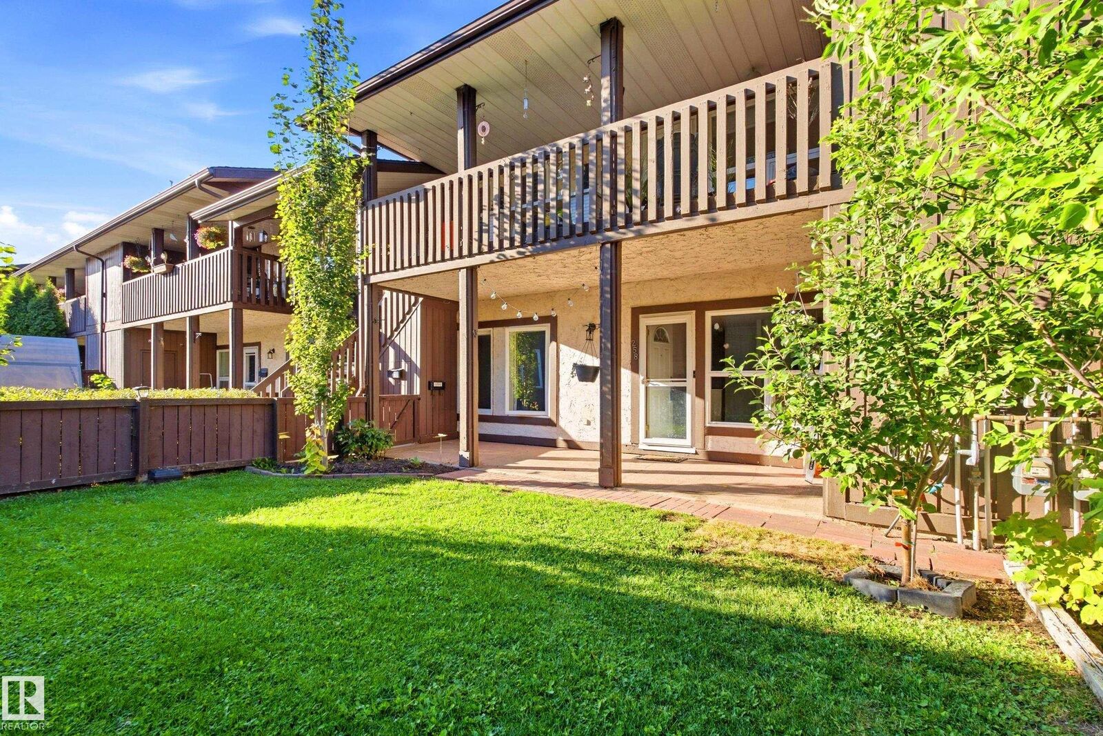 Property Photo:  258 Surrey Gardens NW  AB T5T 1Z3 