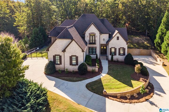 Property Photo:  4233 Glasscott Crossing  AL 35226 