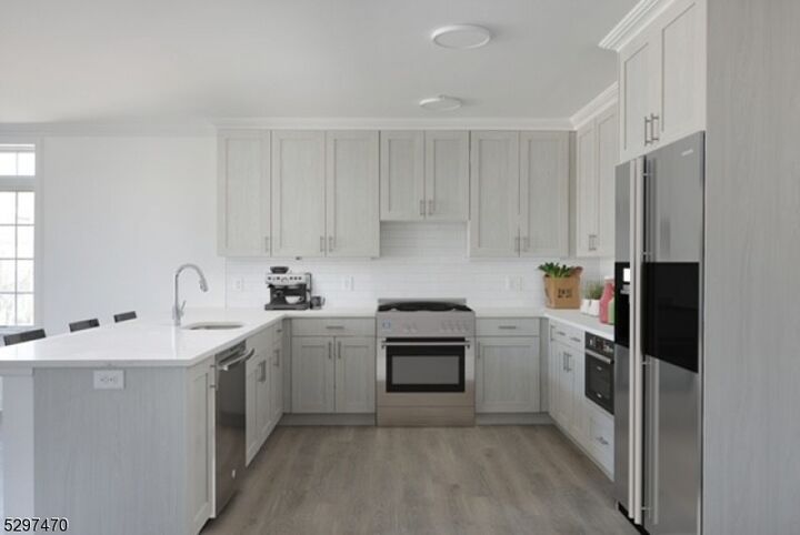 Property Photo: 500 Central Ave, Unit 201 NJ 07090