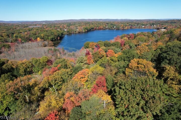 Property Photo: 999 Cherokee Ln NJ 07417