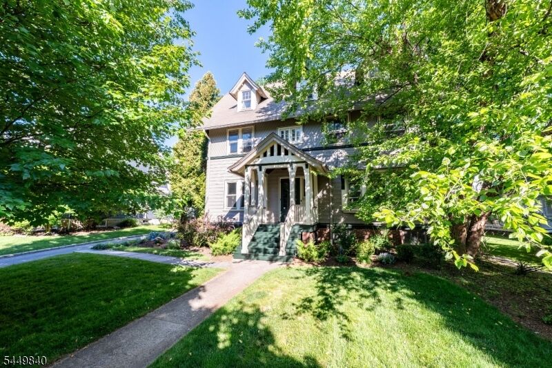 Property Photo:  409 Hillside Pl  NJ 07079 