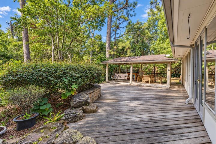 Property Photo: 513 Ripple Creek Drive TX 77024