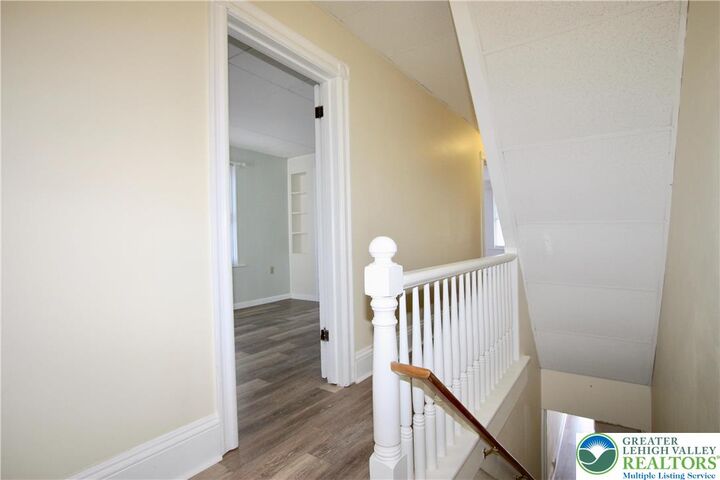 Property Photo:  328 Franklin Street 2  PA 18018 
