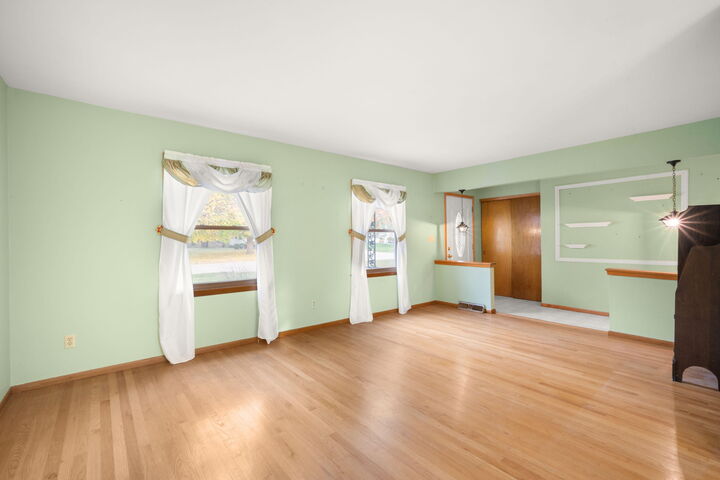 Property Photo: W234n6074 Tulip Ln WI 53089