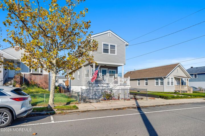 Property Photo:  322 Dupont Avenue  NJ 08751 
