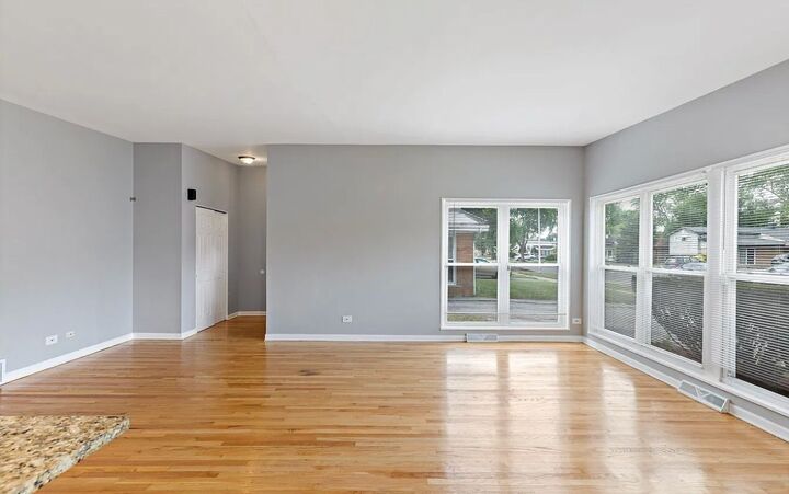 Property Photo:  15513 Dobson Avenue  IL 60419 