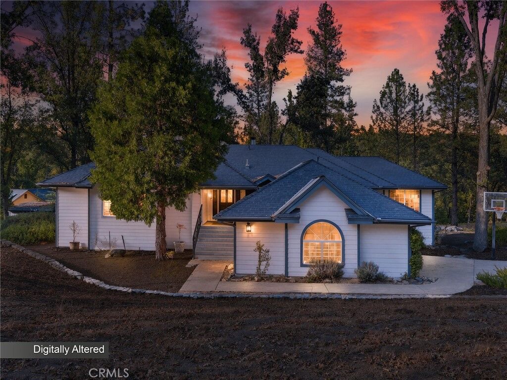 Property Photo:  46055 Sutton  CA 93644 