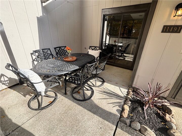 Property Photo: 11491 Harbour Light Drive 1491 OH 44133