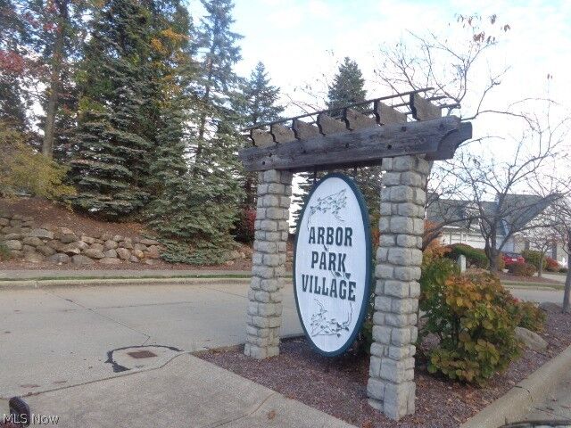 Property Photo:  7855 Arbor Park Drive  OH 44134 