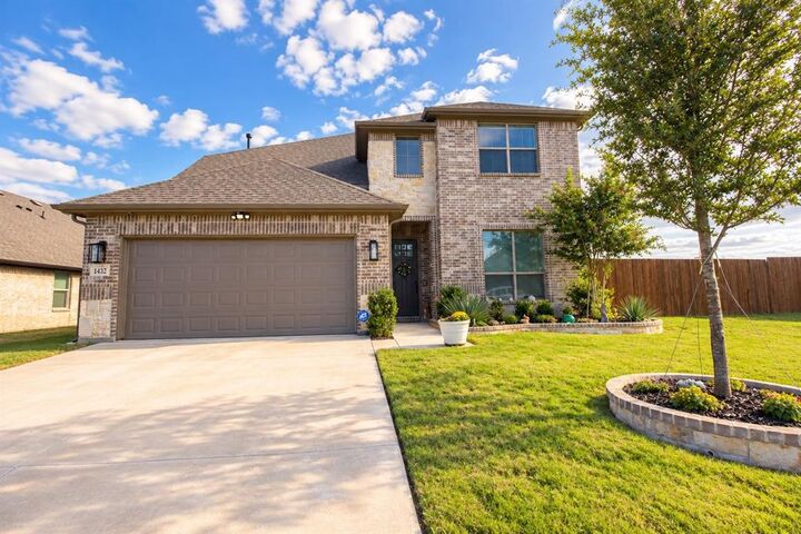 Property Photo: 1432 Fox Glen Trail TX 76036