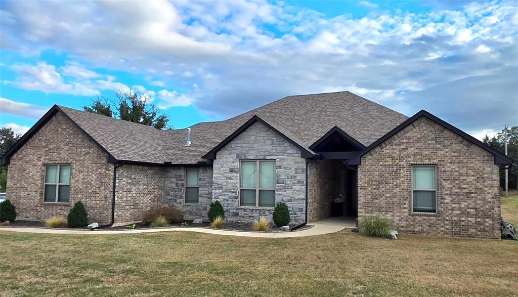 Property Photo:  10300 NE 144th Street  OK 73049 