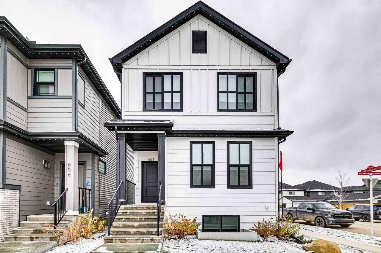 Property Photo:  652 Buffaloberry Manor SE  AB T3M 3K4 