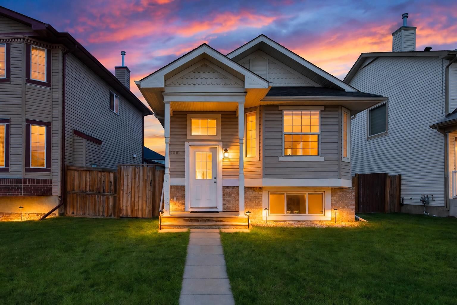 Property Photo:  1081 Taradale Drive NE  AB T3J 0A5 