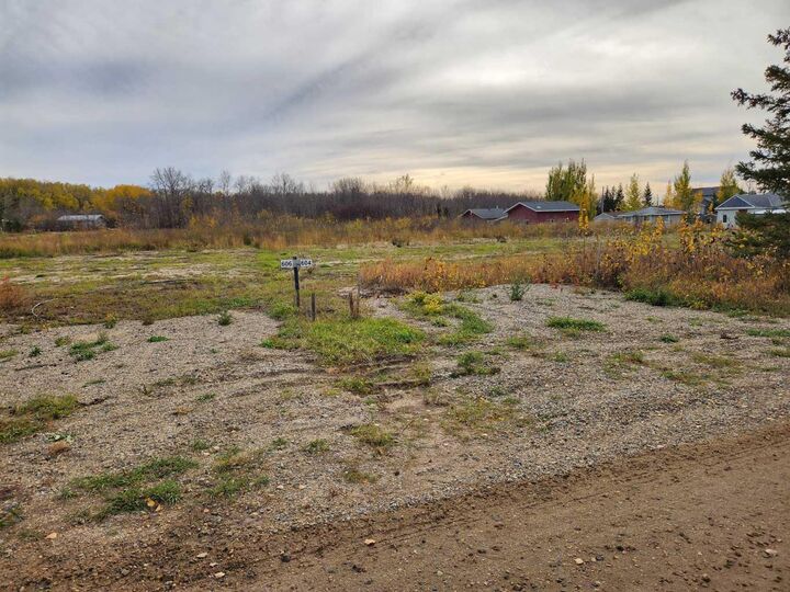 Property Photo:  606 Lakeshore Drive  SK S9V 2T0 