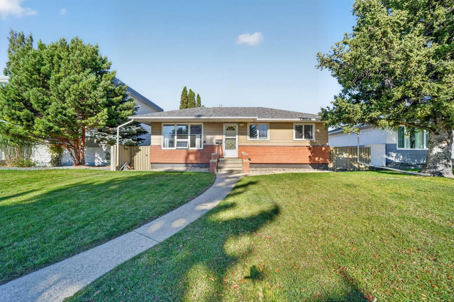 Property Photo: 2409 14 Avenue S AB T1K 0V8