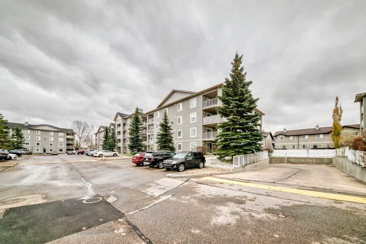 Property Photo:  604 8 Street SW 2312  AB T4B 2W4 