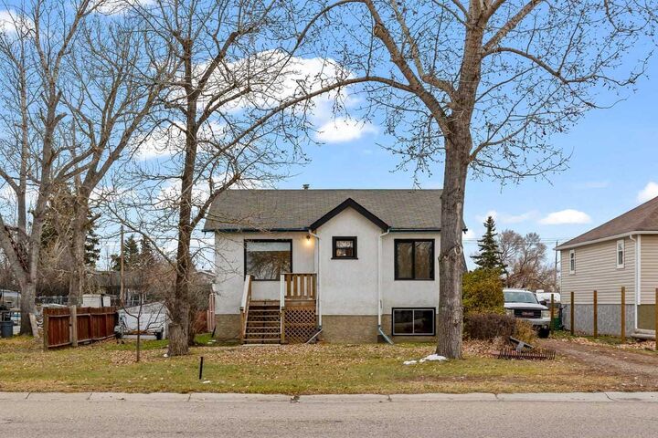 Property Photo:  209 Main Street  AB T0M 0M0 