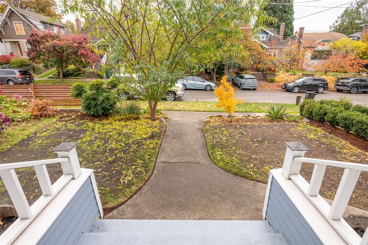 Property Photo: 136 NE 52nd Street WA 98105