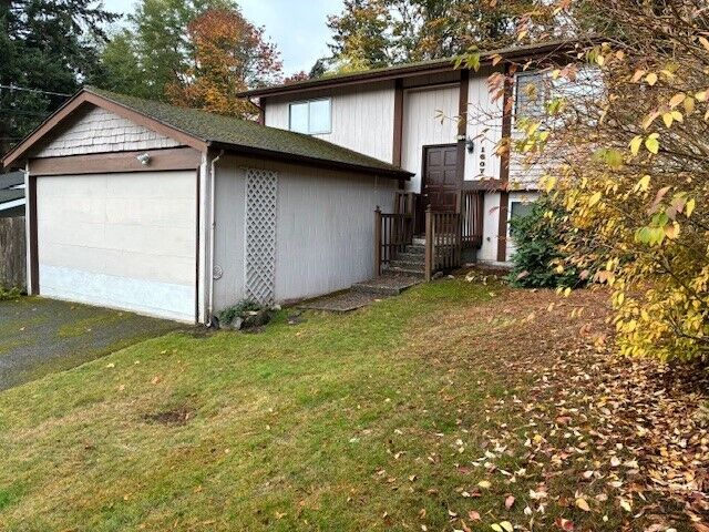Property Photo: 1607 NE 189th Street WA 98155